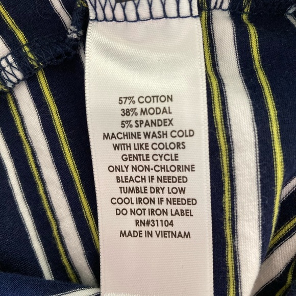 Kim Rogers Striped Knit Short Sleeve Shirt Size Medium Petite Gold Button Pocket - Picture 7 of 7